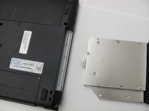 Langkah 3 — Memasang Optical Drive Baru