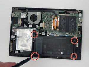 Langkah 3 — Lepaskan Screws Baterai