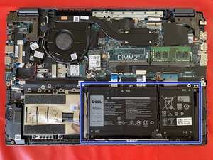 Langkah 2 — Lokasi Baterai di Dalam Laptop