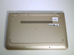 Langkah 1 — Matikan Laptop dan Buka Tutup Bawah