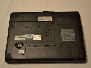 Langkah 1 — Lepaskan Baterai Laptop