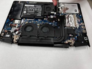 Langkah 2 — Lepaskan Baut Heat Sink dan Angkat Komponen