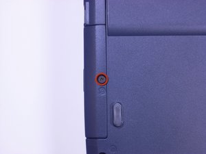 Langkah 1 — Buka Tutup Bagian Bawah Laptop