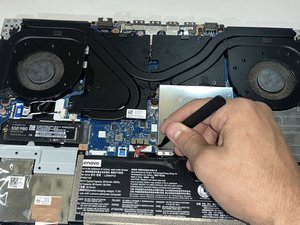 Langkah 4 — Lepaskan Kabel Baterai dengan Aman