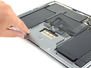 Langkah 9 — Lepaskan Trackpad