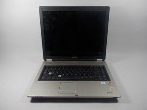 Langkah 5 — Lepaskan Keyboard dan Akses Kipas