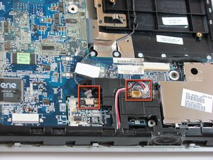 Langkah 8 — Lepaskan Kabel USB Audio dan Modem