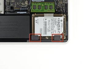 Langkah 3 — Lepaskan Hard Drive
