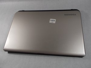 Langkah 1 — Matikan Laptop dan Buka Tutupnya