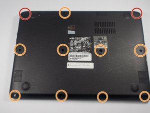 Langkah 1 — Membuka Tutup Bagian Bawah Laptop
