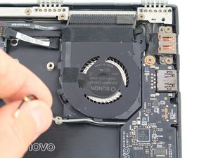 Langkah 6 — Lepas Kabel Koaksial