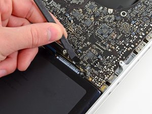 Langkah 11 — Melepas Casing Atas