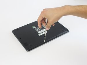 Langkah 1 — Menghilangkan Screws di Bagian Belakang