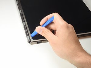 Langkah 2 — Lepaskan Penutup Logam di Bawah Layar