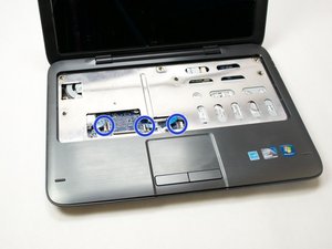 Langkah 2 — Buka Keyboard untuk Akses Tutup Depan