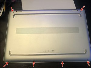 Langkah 1 — Menghapus Plat Belakang Laptop