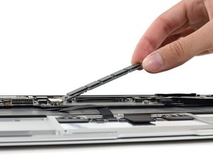 Langkah 6 — Langkah 6: Melepas SSD