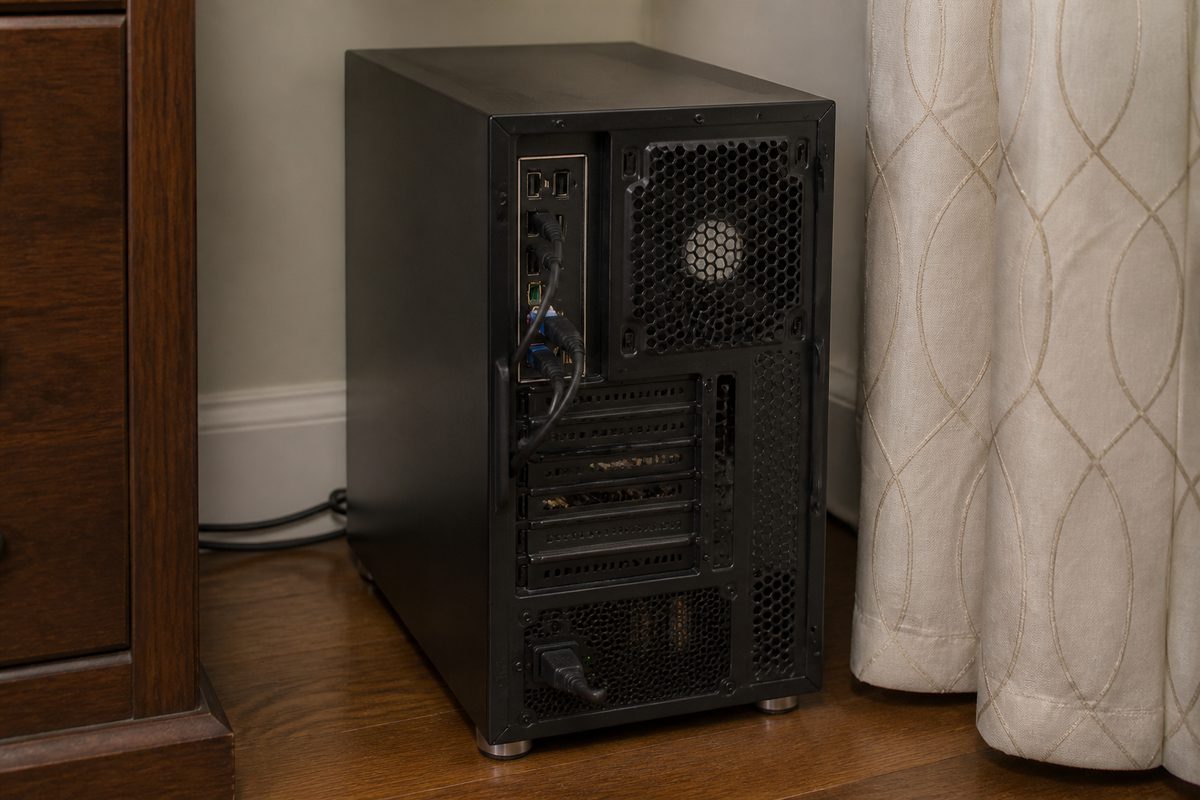 Server headless tanpa monitor di rumah, tetap berjalan normal dengan HDMI dummy plug