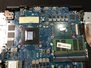 Langkah 8 — Membersihkan Heatsink dan Dies