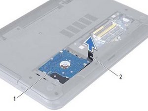 Langkah 8 — Masukkan Hard Drive ke Slot