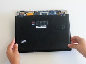 Langkah 3 — Langkah 3: Lepas Panel Belakang
