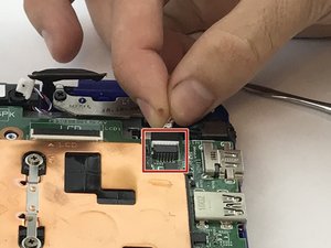Langkah 7 — Lepaskan Sekrup Hinge dan Kabel Layar