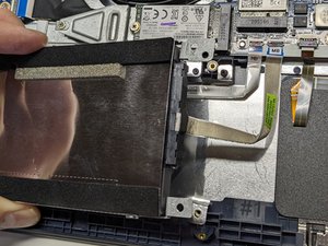 Langkah 10 — Hubungkan Drive ke Konektor