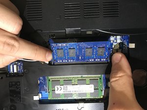 Langkah 8 — Lepaskan Unit Optical Drive