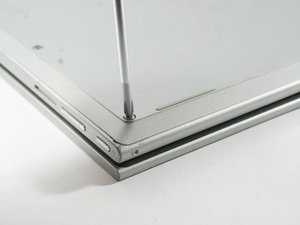 Langkah 1 — Membuka Tutup Belakang Laptop