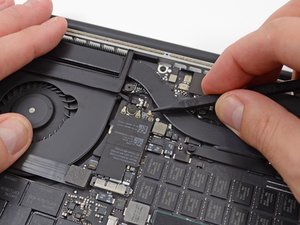 Ganti Kabel AirPort/Kamera MacBook Pro