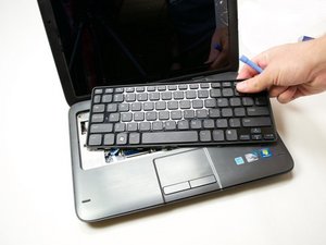 Langkah 2 — Buka Keyboard untuk Akses Tutup Depan