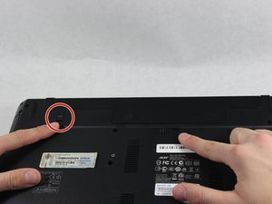Langkah 2 — Lepaskan Baterai Laptop