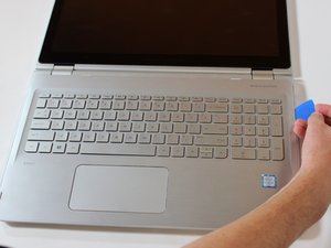 Langkah 3 — Buka Keyboard dan Akses RAM