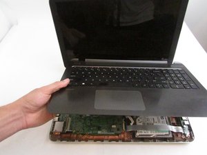 Langkah 5 — Angkat Keyboard dan Pasang yang Baru
