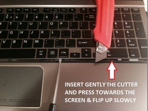 Langkah 3 — Mengganti atau Melepas Keyboard