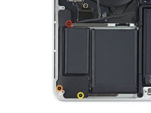 Langkah 6 — Lepas Sekrup Speaker Kanan