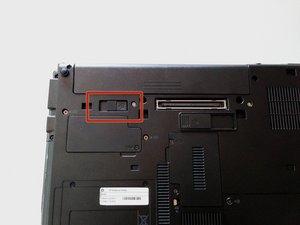 Langkah 1 — Buka Tutup Laptop dan Lepaskan Baterai RTC