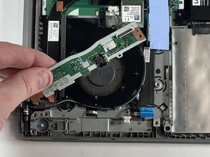 Langkah 4 — Mengganti I/O Board
