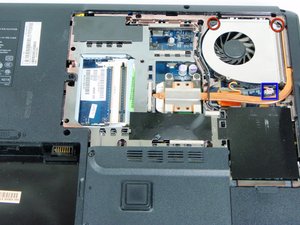 Langkah 3 — Mengganti Kipas dan Mengakses Area USB