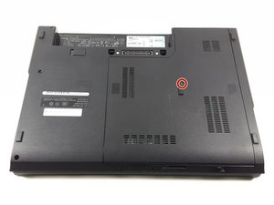 Langkah 1 — Membuka Tutup Bawah Laptop