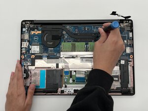 Langkah 5 — Lepaskan Kipas dan Heat Sink