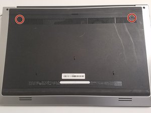Langkah 1 — Matikan Laptop dan Buka Tutup Belakang