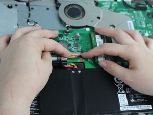 Langkah 4 — Mengganti Hard Drive