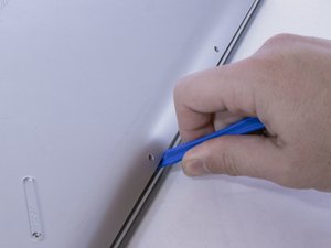 Langkah 2 — Membuka Casing Laptop