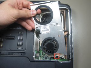 Langkah 3 — Mengakses Heat Sink dan Kipas