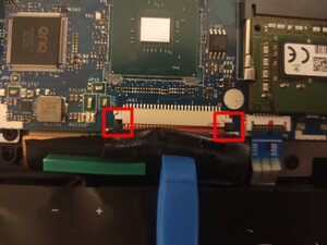Langkah 5 — Menghubungkan Kabel Keyboard