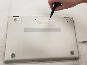 Langkah 1 — Matikan Laptop dan Siapkan Alat