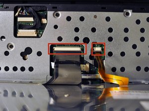 Langkah 3 — Mengangkat Keyboard