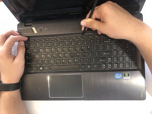 Langkah 3 — Mengganti Motherboard