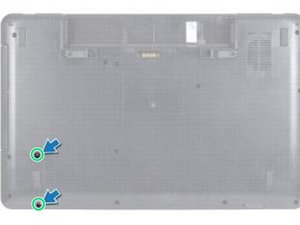 Langkah 1 — Hapus Screws yang Mengunci Hard Drive